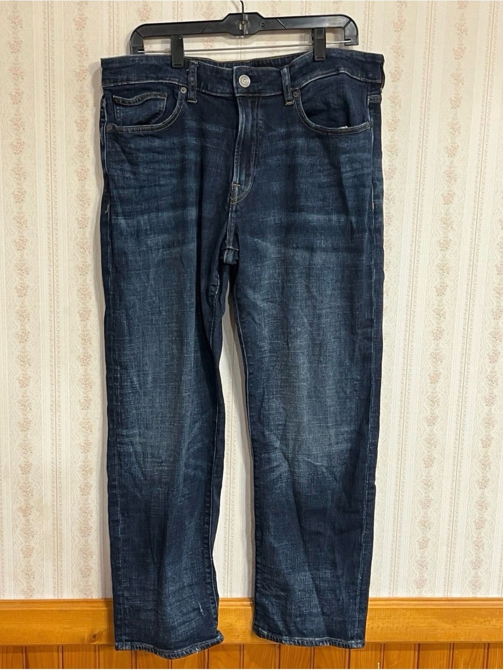 Classic Men's Dark Wash Jeans - Blue